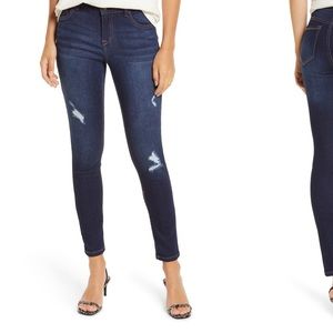 1822 Denim Adrianna Size 4 skinny distressed